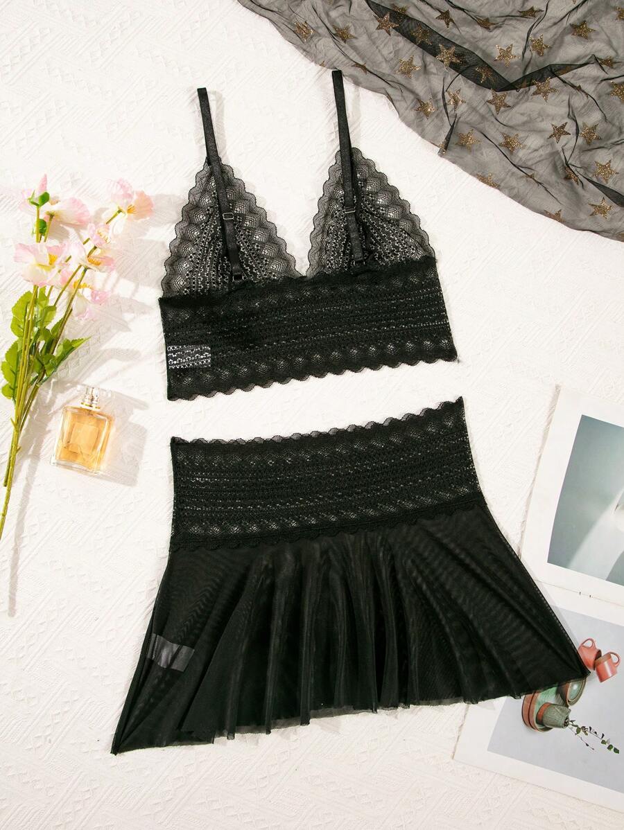 Lencería con vestido de encaje y malla inalámbrico sexy