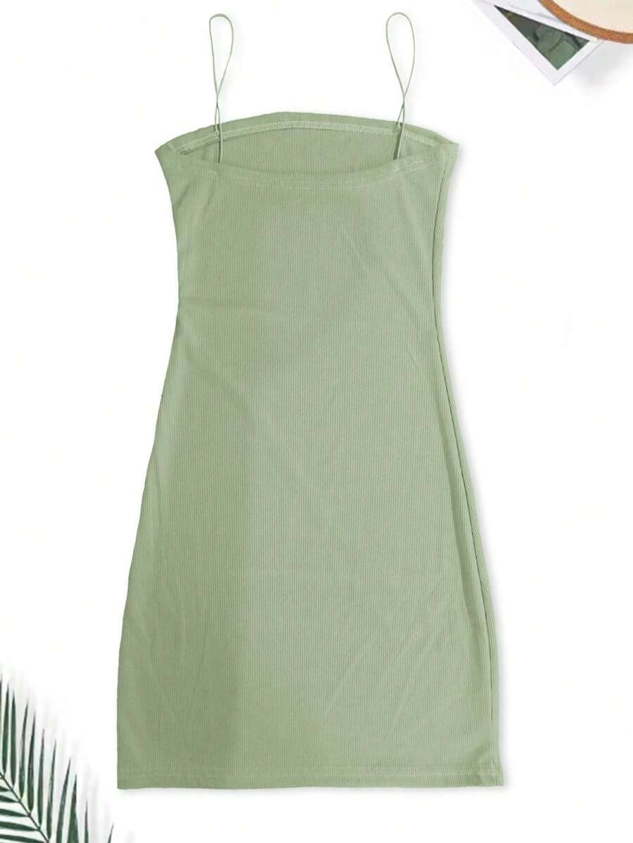 Vestido corto con correa envolvente en las caderas